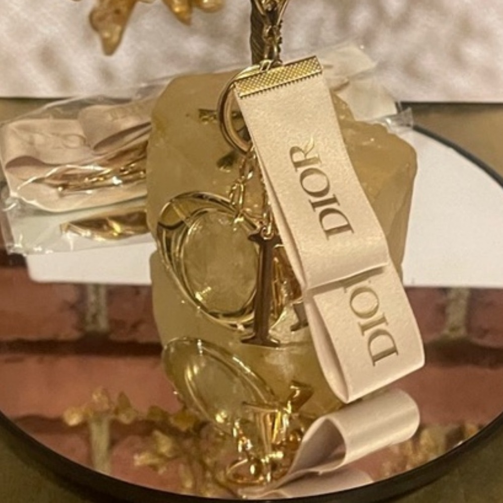 🔥Dior🔥 Gold 🔥Initial 🔥Keyring🔥
